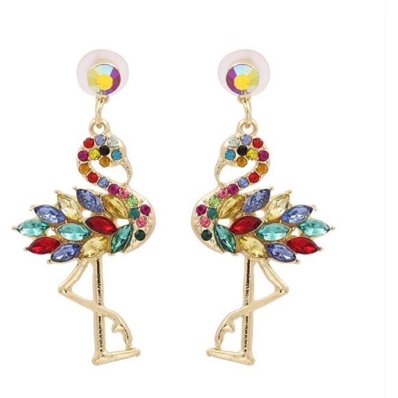 🦩 Betsey Johnson 🎉🎉Host Pick🎉🎉stunning dangle crystal flamingo earrings 🦩 - Picture 5 of 7